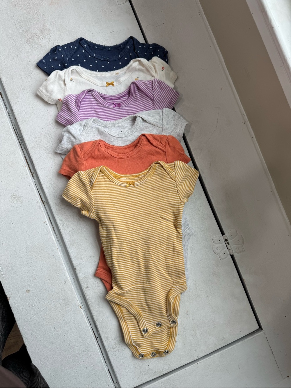 Carter’s baby girl 6pack short sleeve bodysuit size NB